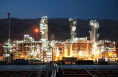 قرارگاه سازندگی خاتم الانبیاء (ص)، شریان حیاتی توسعه ایران در عصر انرژی / از مهندسی خطوط لوله تا خودکفایی در تولید بنزین؛ روایت مسیر خودباوری ملی با محوریت قرارگاه خاتم‌الانبیاء(ص)