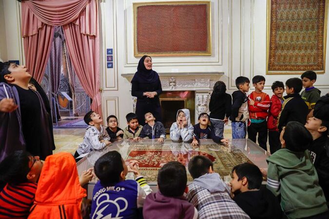 هدیه متفاوت بانک کارآفرین به دانش آموزان