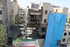 اقدامات شبانه‌روزی شهرداری ناحیه ۴ در بازگرداندن زندگی به کوچه شهید مبینی/ شهرداری ناحیه ۴ پیشگام بازسازی ۲۶۹ واحد مسکونی آسیب‌دیده