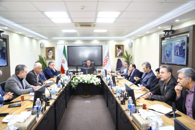 تاکید آقاجانلو بر حمایت مالی از طرح های توسعه فولاد کردستان تاکید آقاجانلو بر حمایت مالی از طرح های توسعه فولاد کردستان
