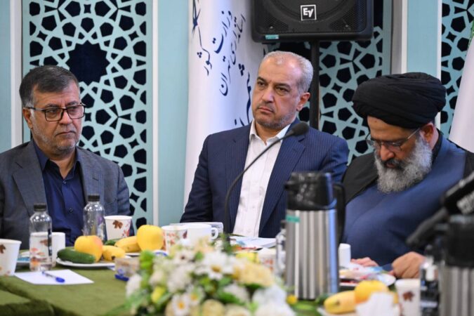 نمایشگاه عکس «روایت ۴۰ روزه رمضان و مقاومت» در شهرداری منطقه یک