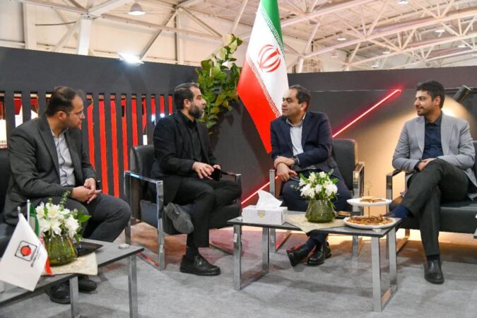بازدید مدیرعامل شرکت آهن و فولاد ارفع از نمایشگاه متافو در روز پایانی و برگزاری نشست‌های تخصصی + گزارش تصویری