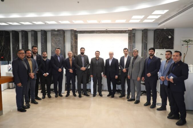 اولین بازدید دکتر جمالی از شعبه مرکزی شیراز جنوبی؛ گام‌های جدی برای آینده روشن موسسه اعتباری ملل