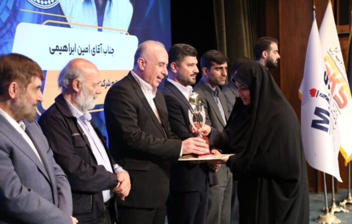 تندیس زرین رضایتمندی مشتری به فولاد خوزستان رسید