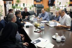 نشست هماندیشی شهردار منطقه ۵ با هیأت امنای آپادانا برای حل مسائل محله نشست هماندیشی شهردار منطقه ۵ با هیأت امنای آپادانا برای حل مسائل محله