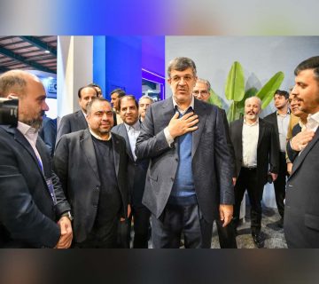 بازدید استاندار یزد از غرفه ارفع در دهمین نمایشگاه معدن و فولاد یزد