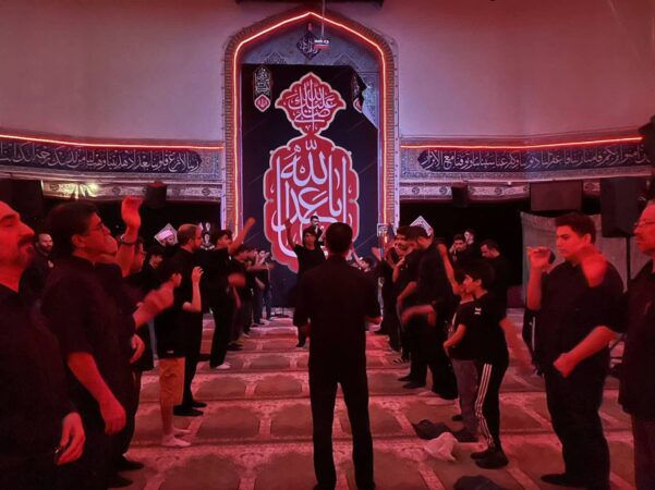 اجرای برنامه های فرهنگی با محوریت تبیین نهضت عاشورا در منطقه ۲۰