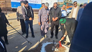 کلنگ عملیات اجرایی پروژه آسفالت معابر اصلی مینوشهر به همت سازمان منطقه آزاد اروند به زمین زده شد