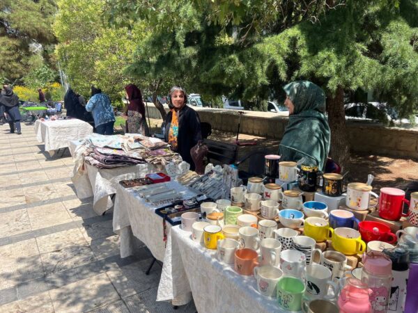 نمایش دست آفریده‌های بانوان کارآفرین در بوستان سلامت منطقه ۲