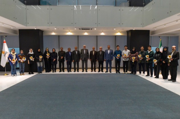 بانک پاسارگاد برای هجدهمین سال متوالی از رتبه‌های برتر کنکور سراسری تقدیر کرد