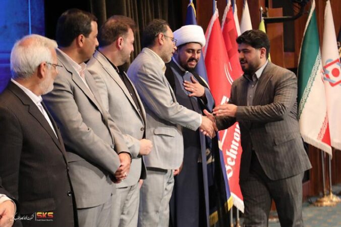 اعطای نشان تعهد محیط زیست به فولاد کاوه جنوب کیش