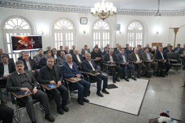 حمایت از تولیدکنندگان و حفظ رضایت مشتریان در افق بانک ملی ایران /تببین اهداف و برنامه های پایان سال با حضور روسای ادارات امور شعب
