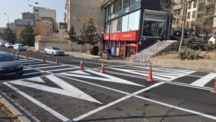 ۱۷۰ متر مربع رنگ‌آمیزی سرعت‌گیر و خطوط کاهنده سرعت در سطح منطقه ۵