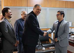 دیدار صمیمانه مدیرعامل با کارکنان مستقر در ساختمان مرکزی صندوق